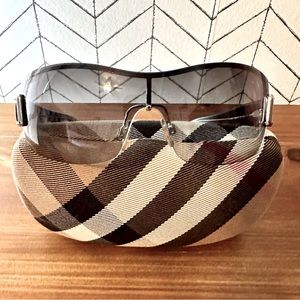 💝 Gorgeous Burberry Sunglasses! Brand new condition 💝